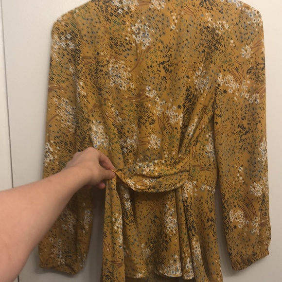NWT Loft Yellow Patterned Blouse - Picture 5 of 5